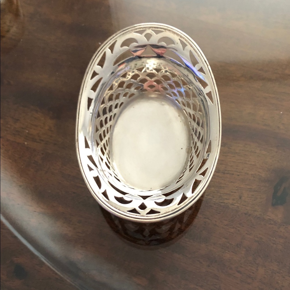 VINTAGE PIERCED STERLING SILVER NUT DISH. (6 Dishes)
